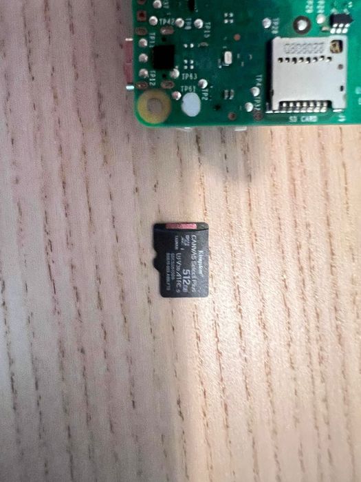 Raspberry Pi 5 – 8GB RAM + Dissipador de Calor + Cartão 512GB