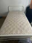 Cama De Solteiro Com Colchão e Estrado  - 1.87cm x 1.07cm