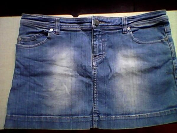 Юбка фирменная джинсовая.