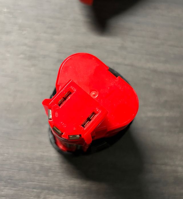 Продам акумулятор Milwaukee m12