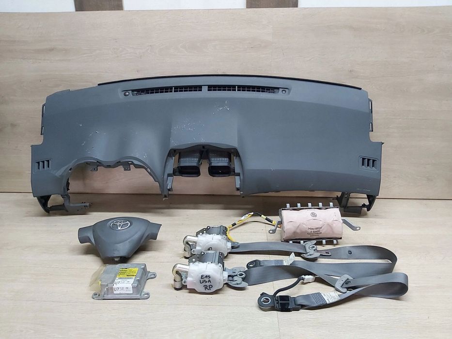 Toyota Corolla E15 poduszka kierowcy pasażera air bag deska pas lewy USA