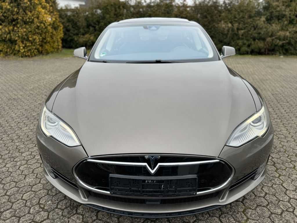 Tesla Model S70D