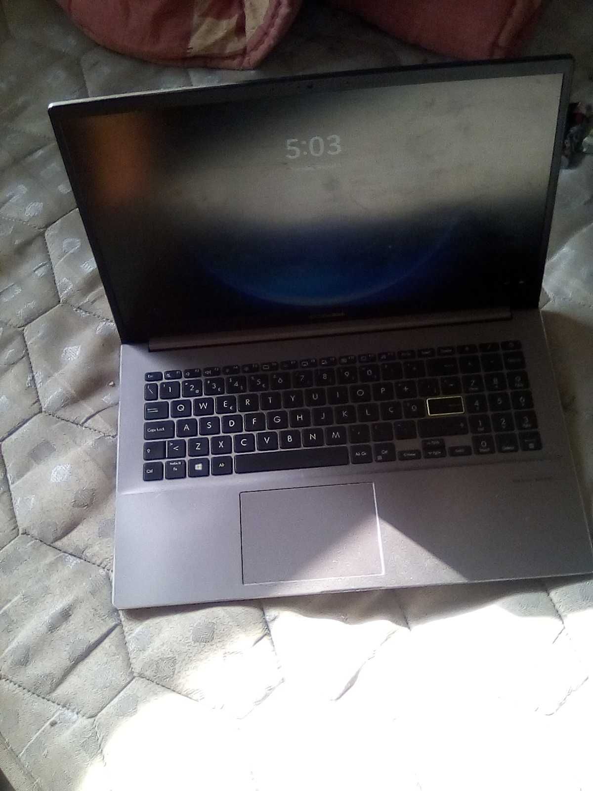 Pc asus  a funcionar perfeitamente com cargador