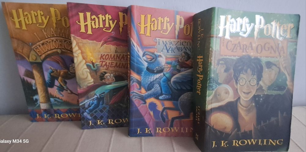 Pierwsze wydanie książek z serii ,,HARRY POTTER", 4 egz. - używane