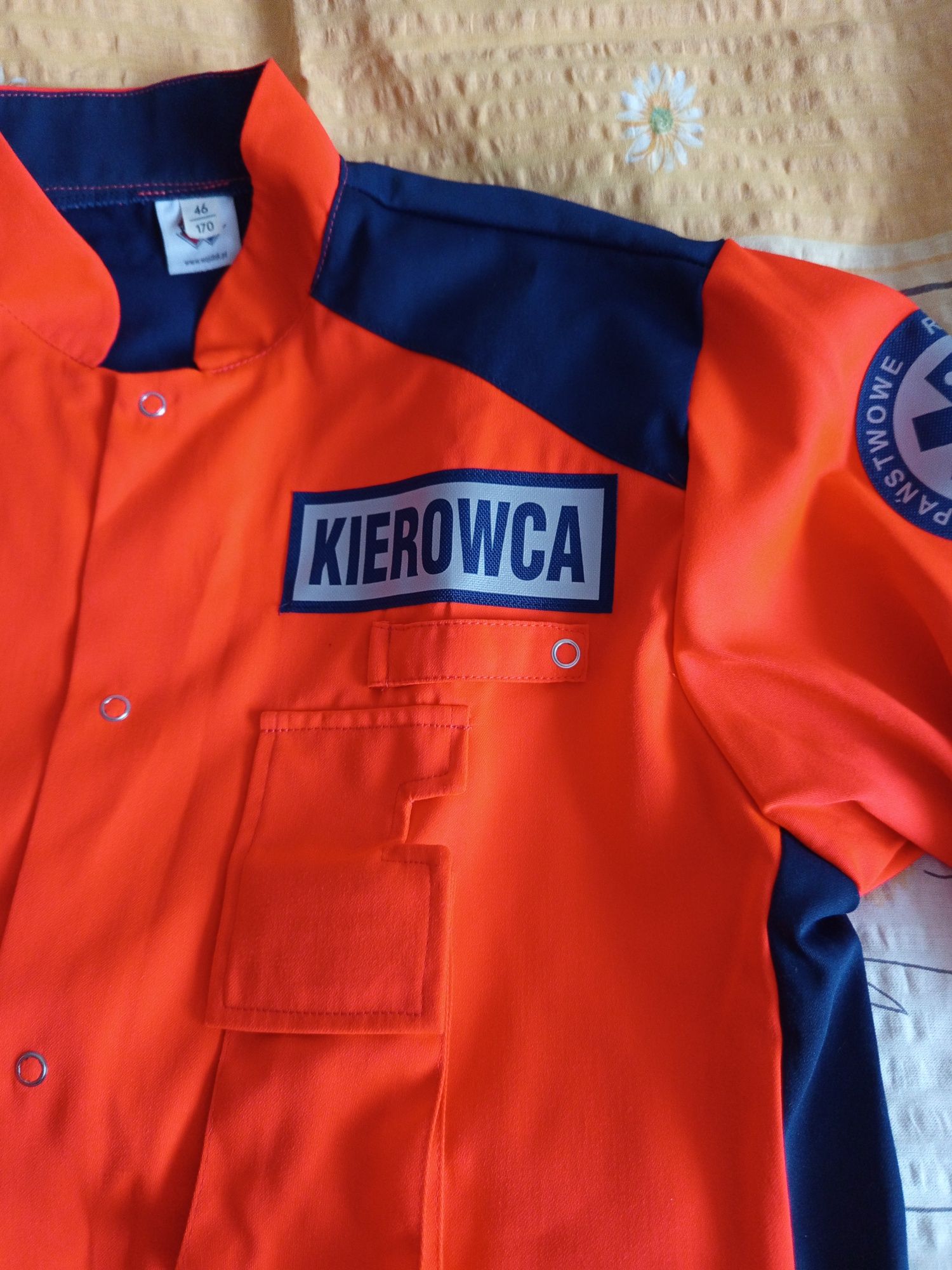 Nowa bluza-kurtka dla kierowcy pogotowia