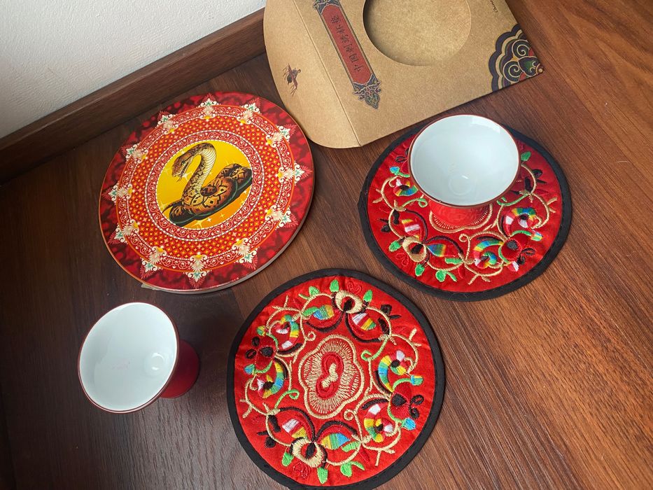3шт Підставки під гаряче в Китайському Стилі червоні вишиті змія