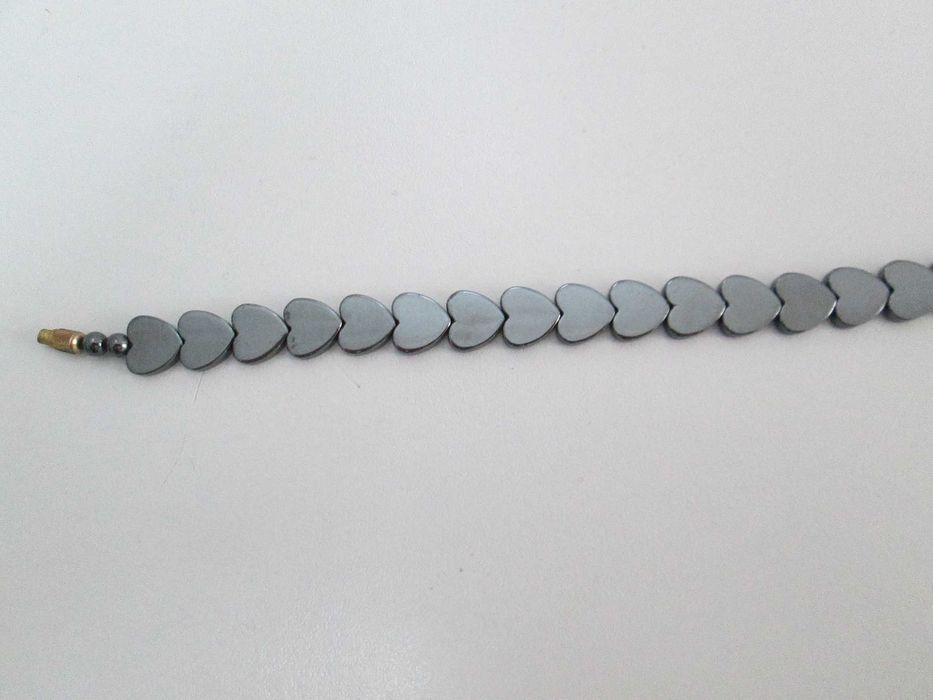 Colar cinzento antracite aos corações