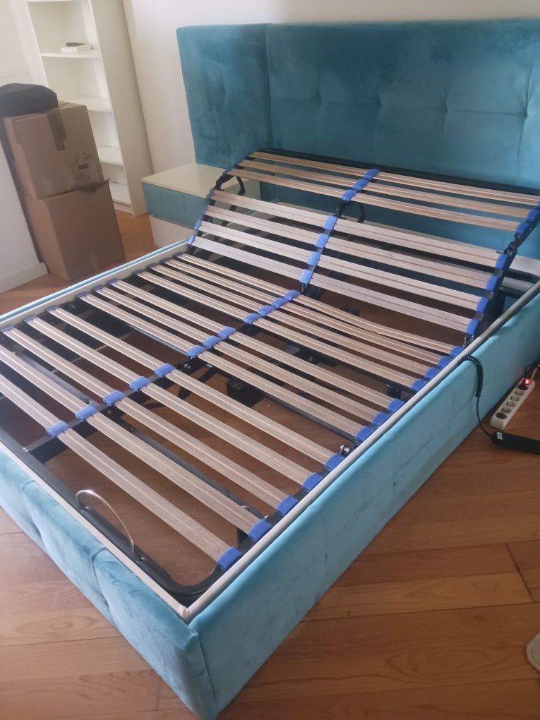 Cama de casal articulada eléctrica