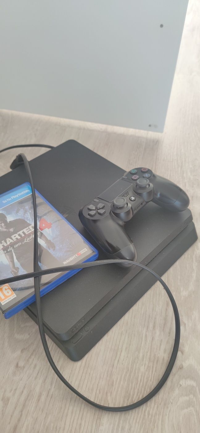 PlayStation 4 + uncharted 4