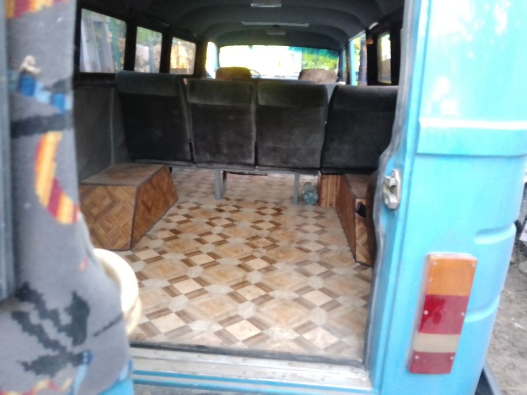 Авто "Бус" сів поїхав