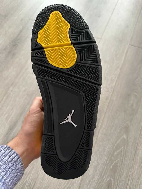 Nike_Air_Jordan_4 |Thunder|Retro| rozmiar EU.43