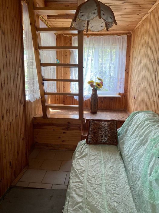 Чудовий дачний будинок.