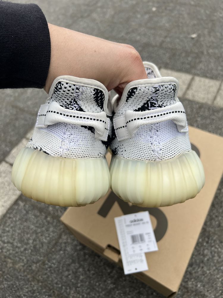 Adidas Yeezy Boost 350 V2 Zebra sneakersy biało czarne buty 44