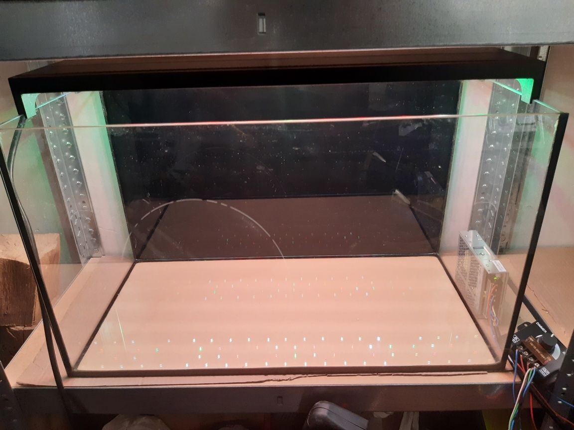 Sprzedam regulowaną lampę do akwarium power led 44W