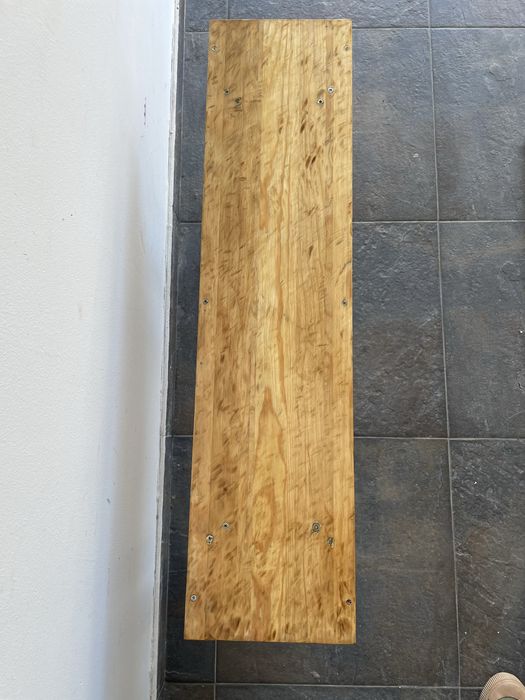 Banco de madeira em pinho