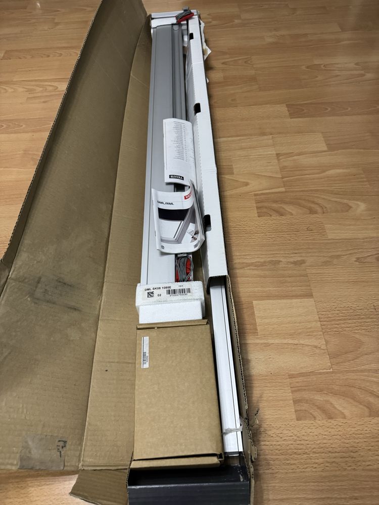 Nowa Roleta zaciemniająca Velux elektryczna DML SK08 1085E