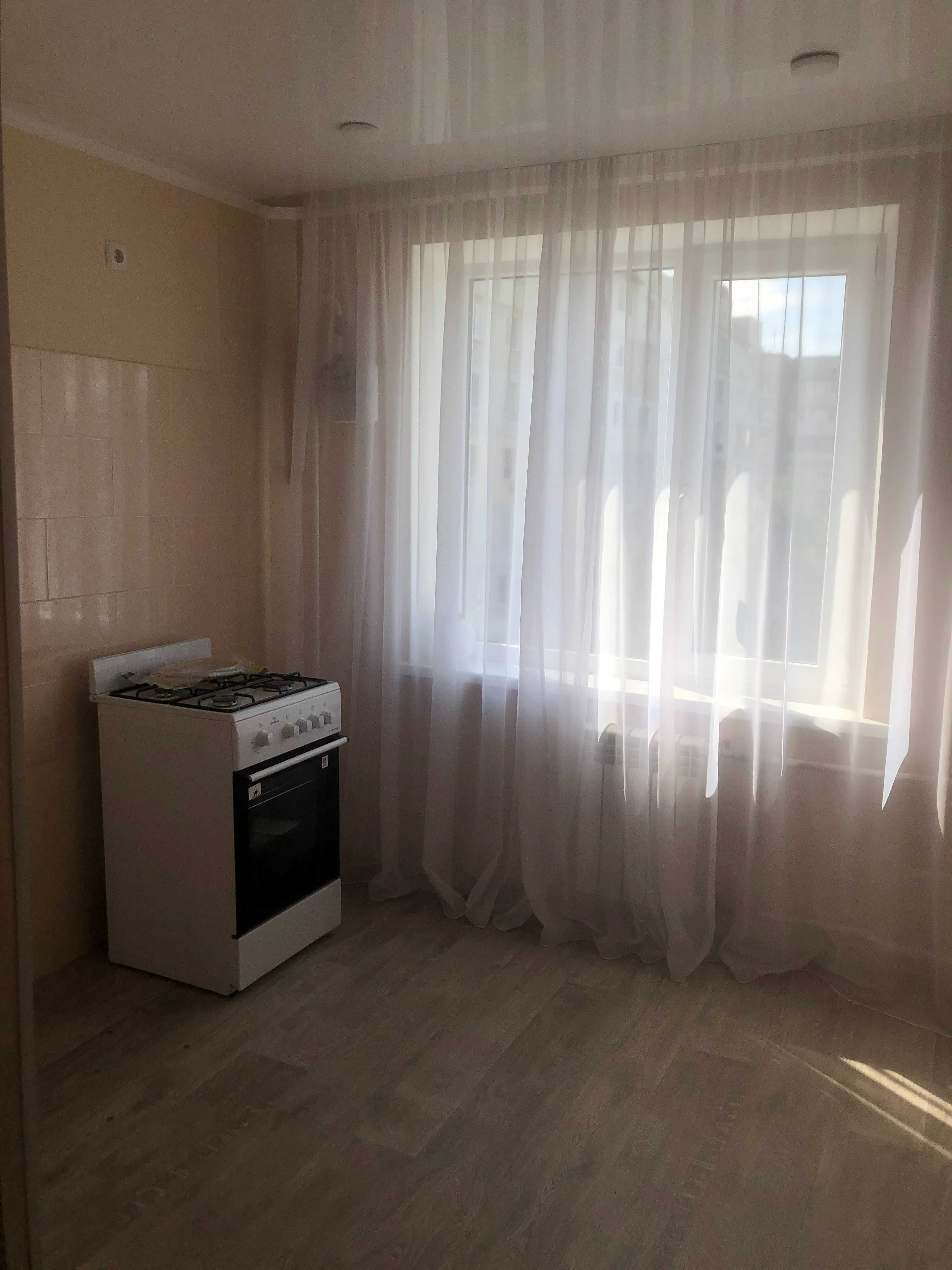 Продам 1- кімнатну квартиру 6/9  з ремонтом 35,8 кв.  Раківка