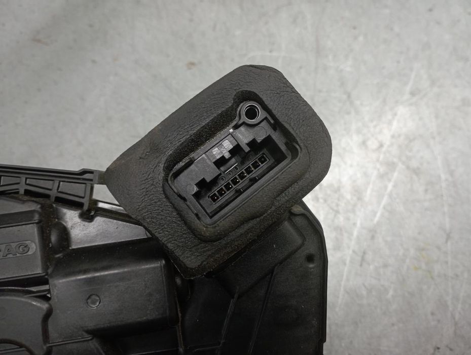 Fechadura / fecho porta frente direito VOLKSWAGEN Polo (6R, 6C)