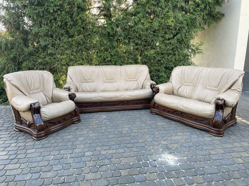Zestaw wypoczynkowy po renowacji nowa naturalna skóra sofa fotele ława