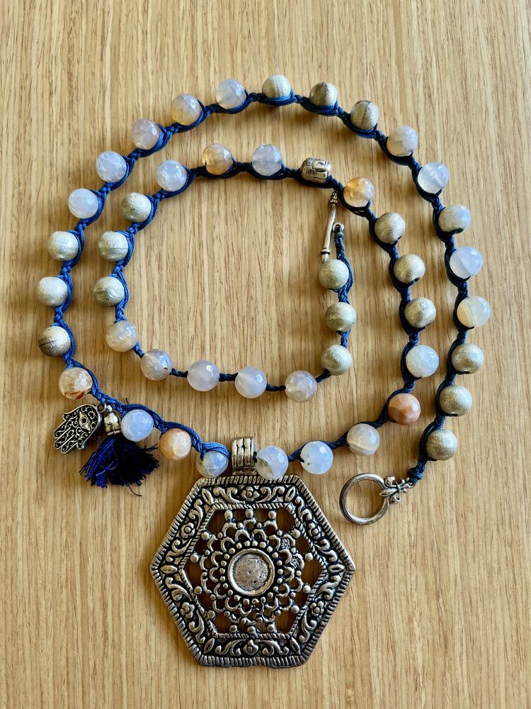 Colar SABEDORIA azul/cinza com medalhão