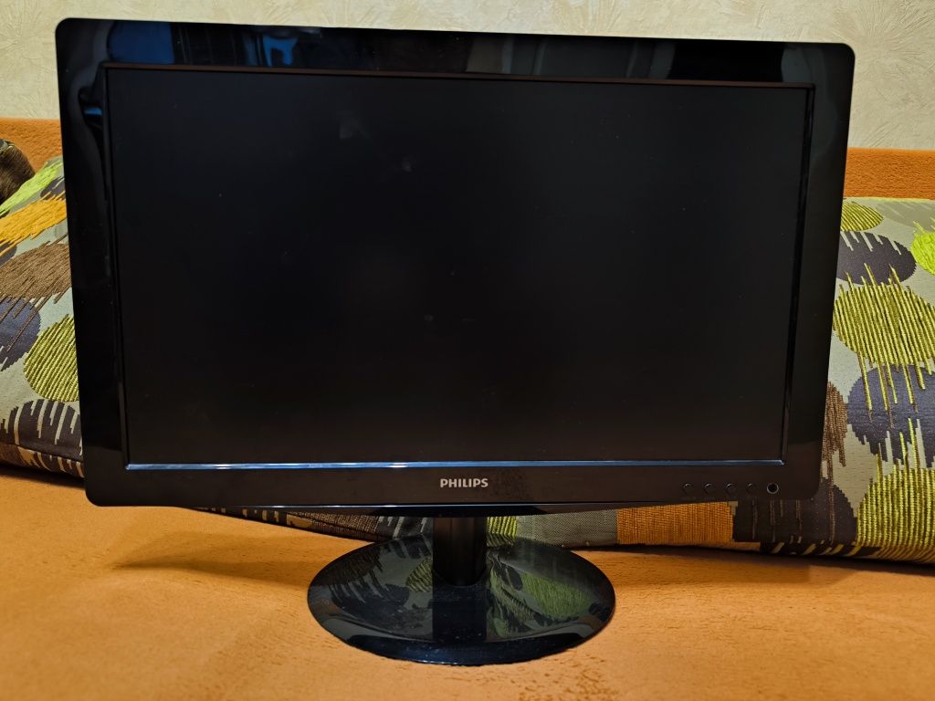 Продам монитор Philips 196v3l