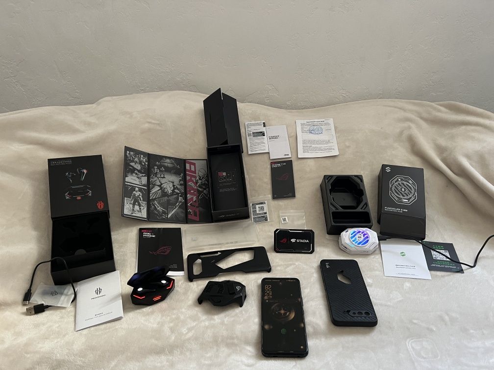 Asus rog phone 5 + подарунок