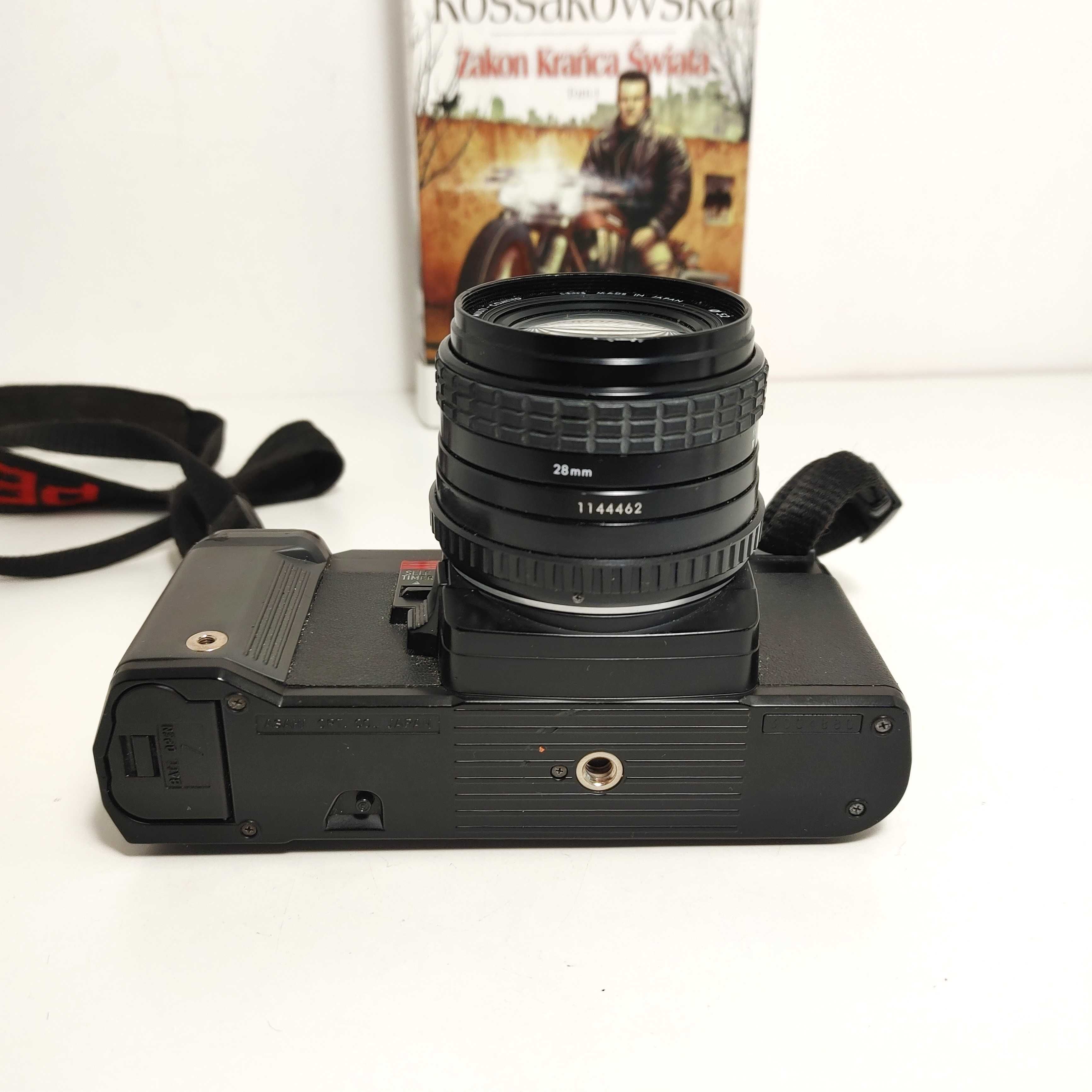 Analogowa lustrzanka PENTAX A3 z szerokokątnym 28 mm 1:2,8 Sigma