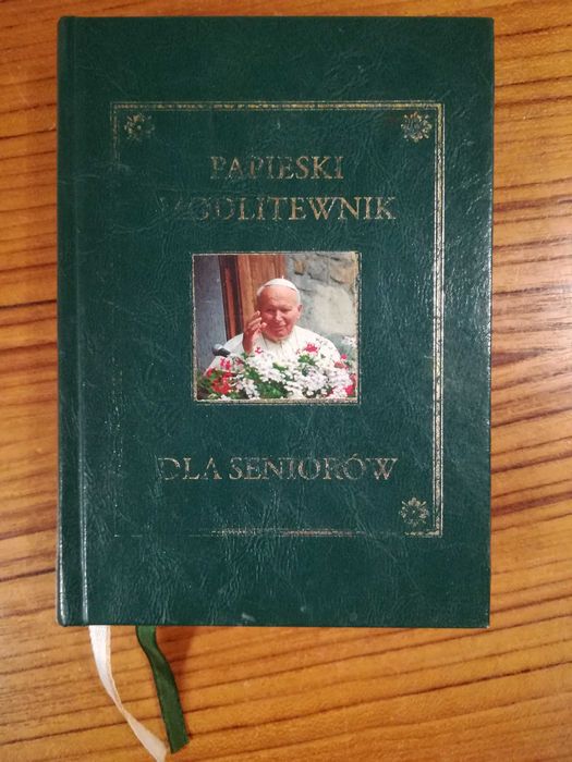 Papieski modlitewnik dla seniorów, Praca zbiorowa