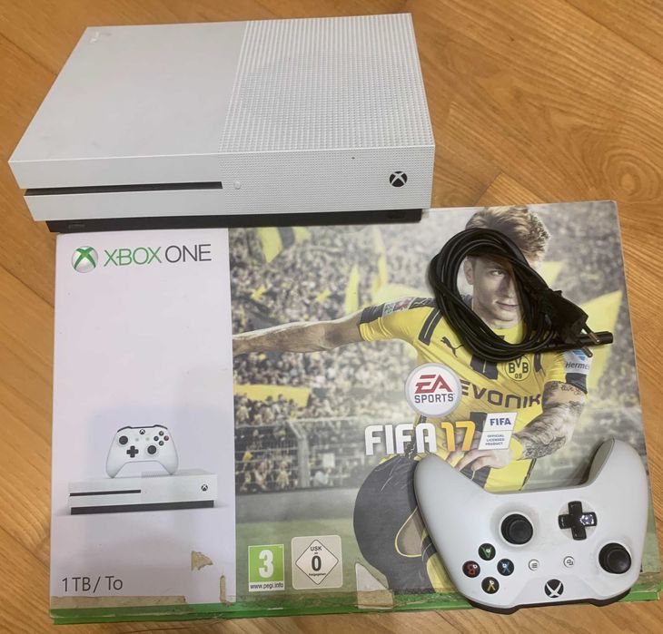 Продам Xbox 1T + 1 джойстик