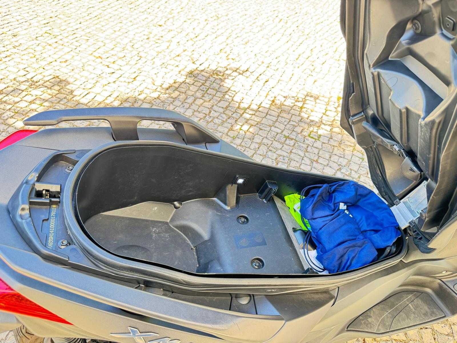Yamaha X-MAX 300