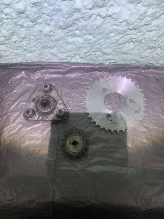 Привідна і задня зірка + трикутник до мопеду Верховина.