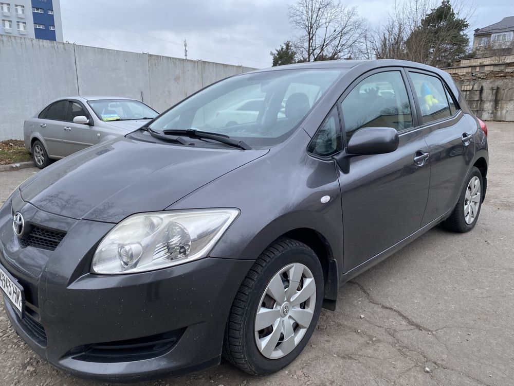 Toyota Auris ʼ08р 1.6 механіка