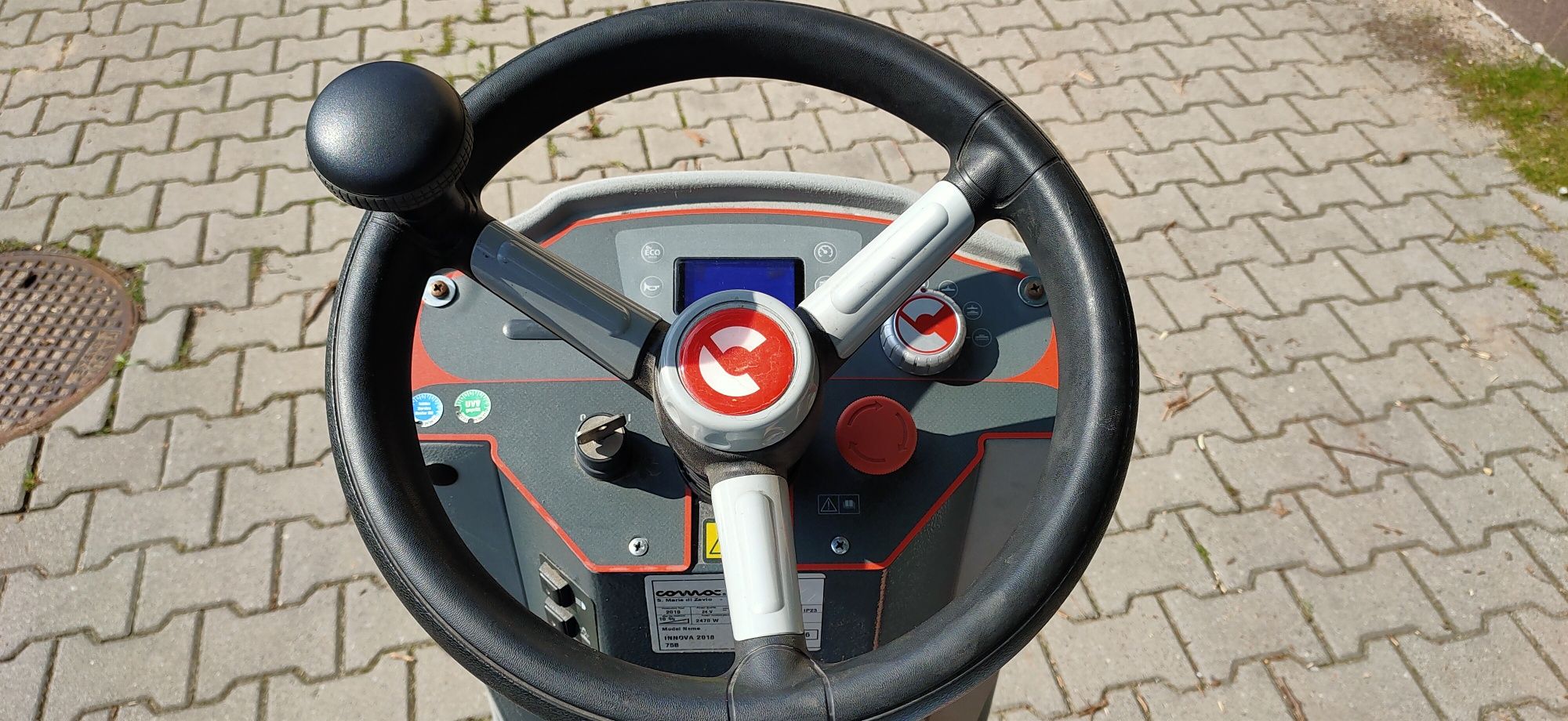 Szorowarka Comac Innova 75. 2019r Nowe baterie