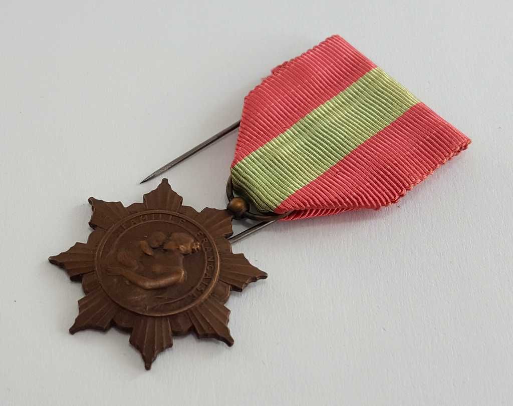 Medal patriotyczny autorstwa Leon Deschamps