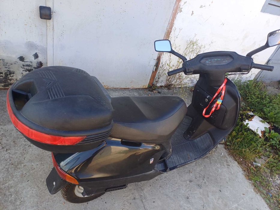Скутер Honda Lead AF-20