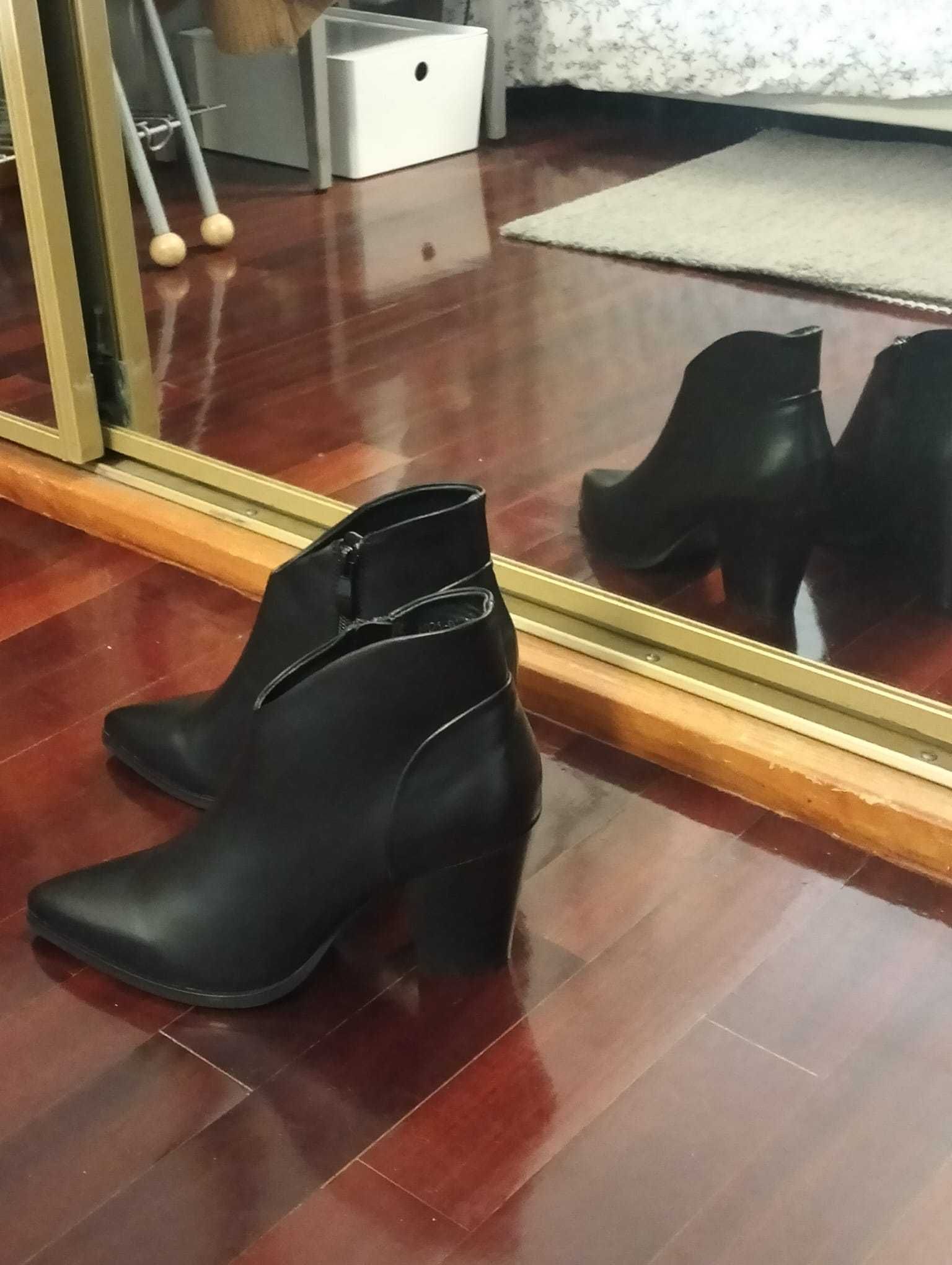 Bota de senhora cano baixo ou botins.