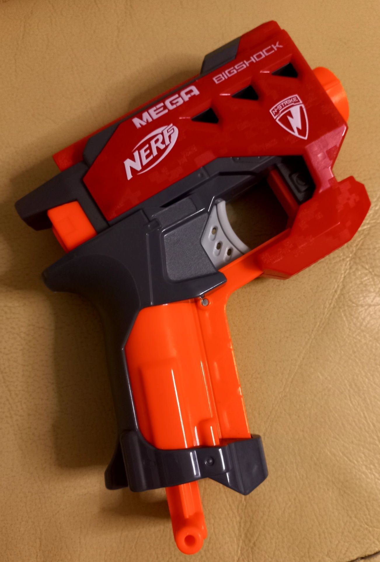 Nerf mega  bigshock +1mega strzałka+ gratis, jak nowy,