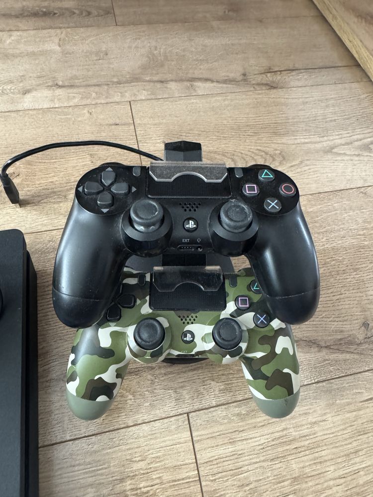 Playstation 4 komplet  2 pady 9 gier GTA 5 NFS
