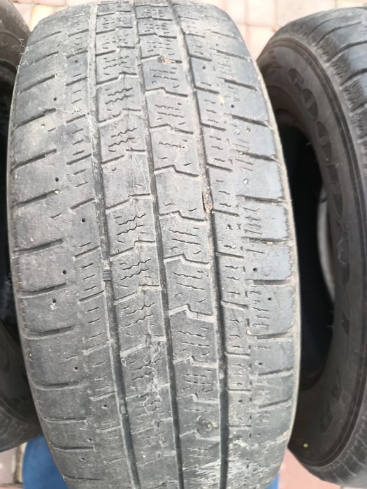 Резина Goodyear 215/65/15С зима