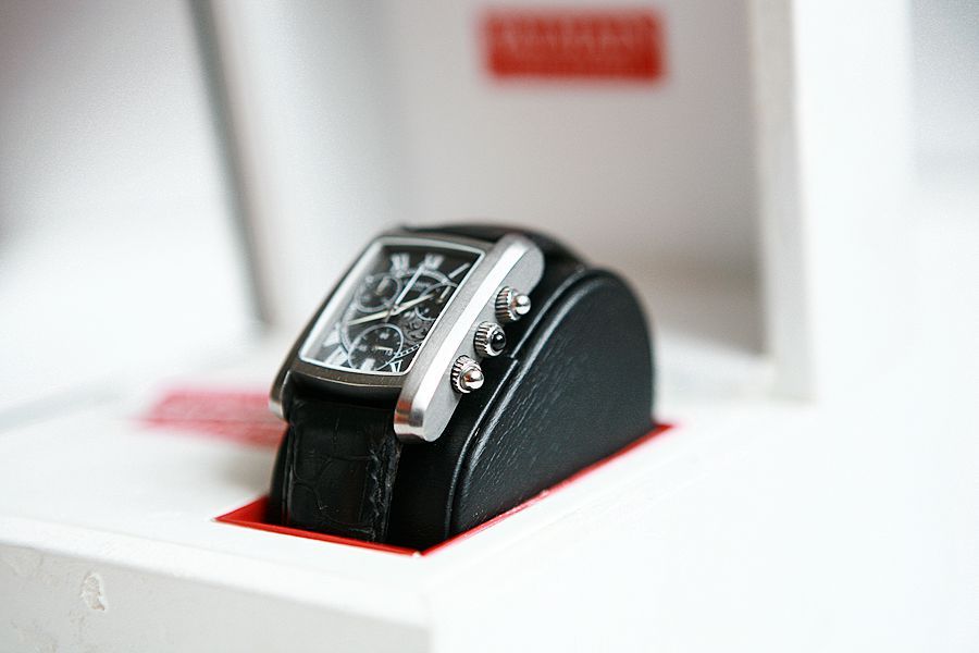 продам швейцарские часы, которые радуют- от бренда Pierre Balmain