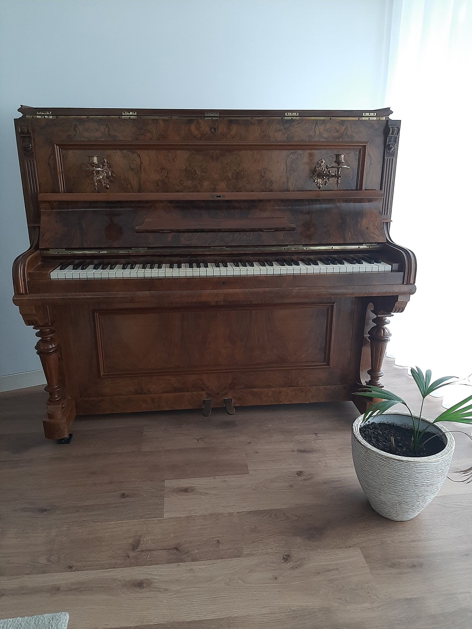 Piano suíço B. Bieger Rorscharch de finais do século XIX