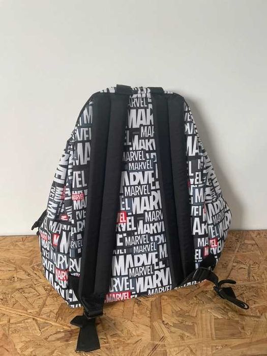 Mochila Eastpak Marvel (Edição Limitada)