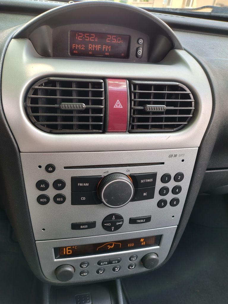 Sprzedam Opel Corsa C 1.2 2006 Benzyna