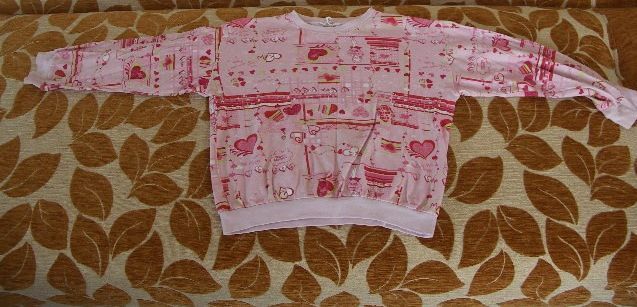 Sweterek różowy dla dziewczynki serca serduszka 128 Marcinkowski
