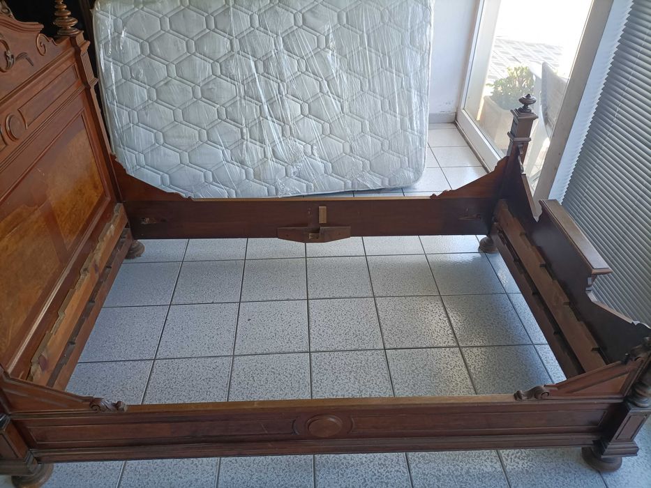 Cama estrutura nogueira