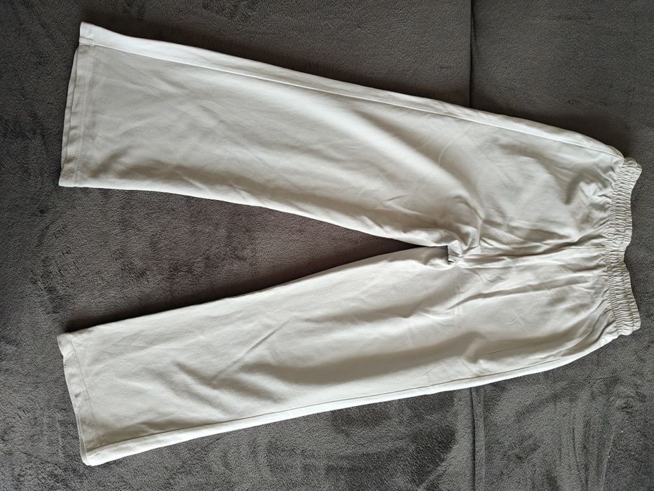 Spodnie dresowe Reserved r. 146