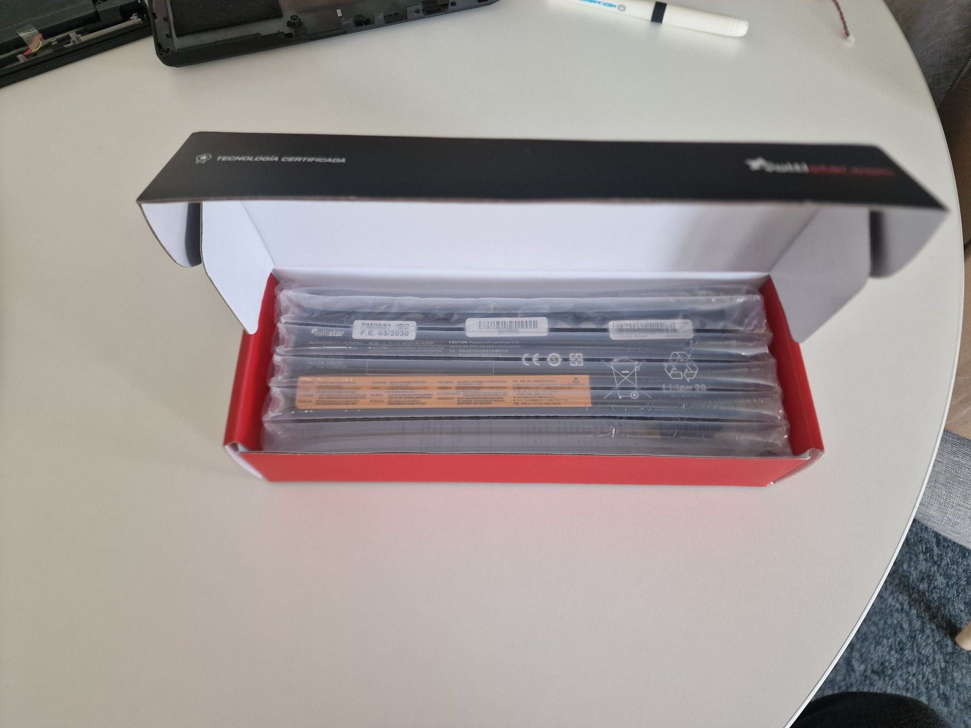 Portátil Lenovo T450, i5-4300U, 16Gb RAM, 240Gb SSD + Dock Station