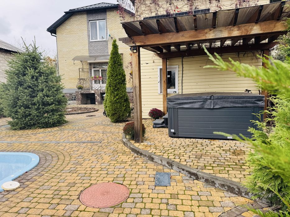 Подобово будинок. Басейн з підігрівом. Чан-Джакузі. м.Буча