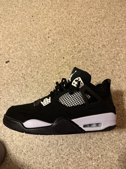 Sprzedaje Nike Jordan 4   44 rozmiar