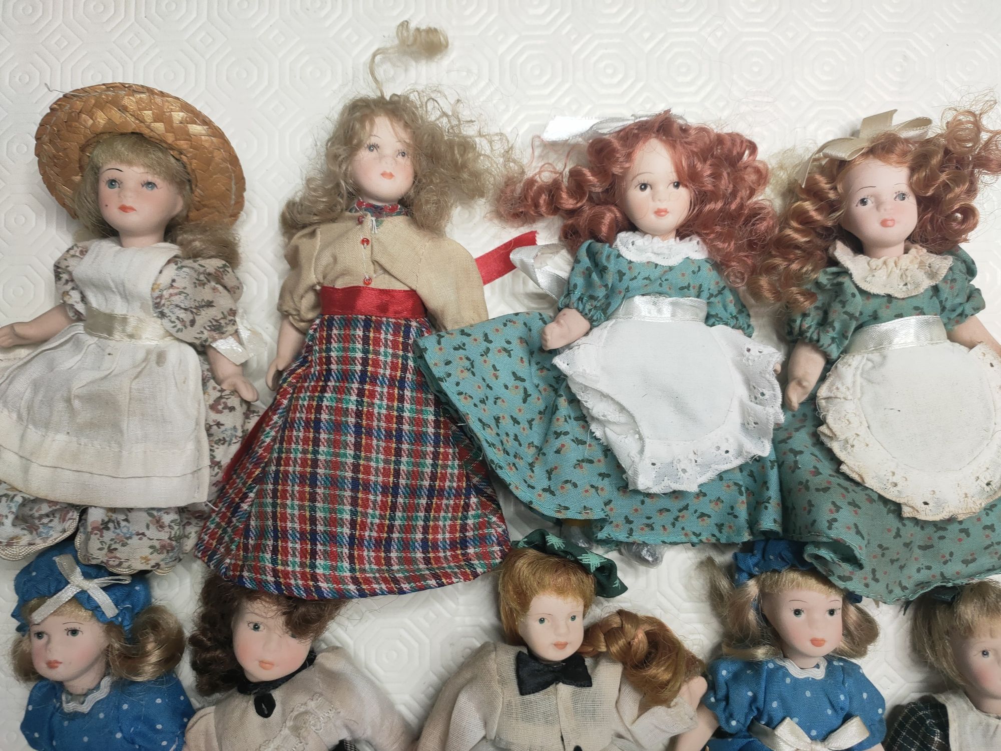 Bonecas de porcelana